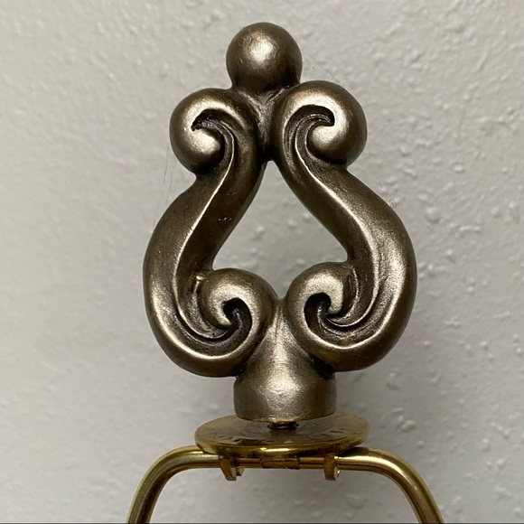 Gorgeous Boho Tribal Carved Wood/Resin Brown Uttermost  Table Lamp - Picture 8 of 9